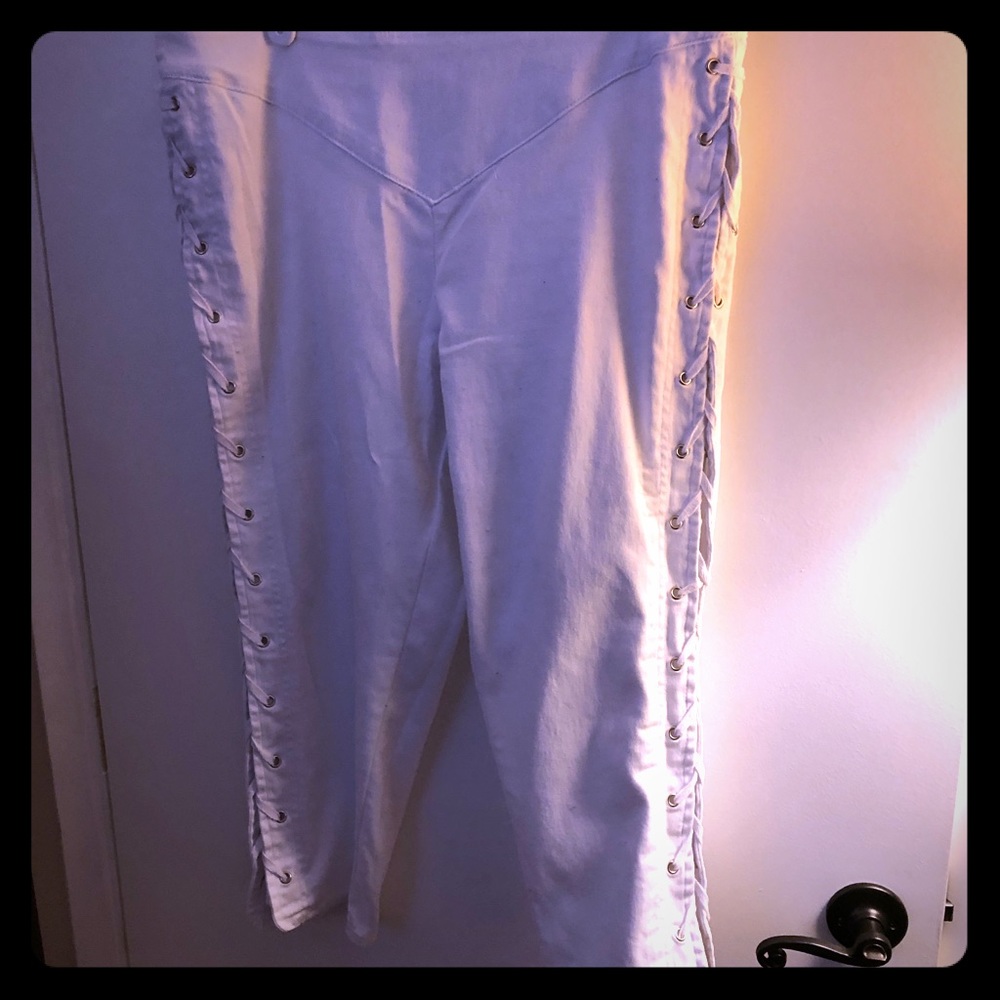 Venus lace-up detail capri stretch jeans